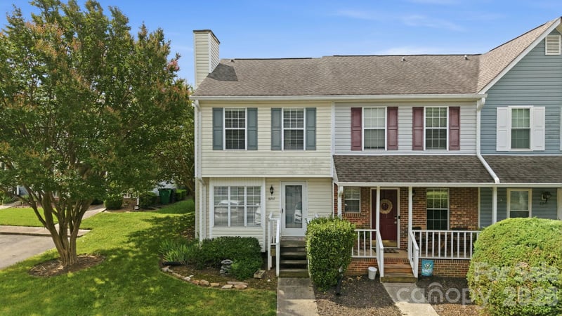 8237 Circle Tree Ln, Charlotte, NC 28277
