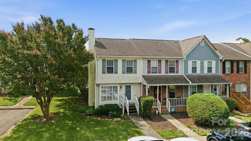 8237 Circle Tree Ln, Charlotte, NC 28277