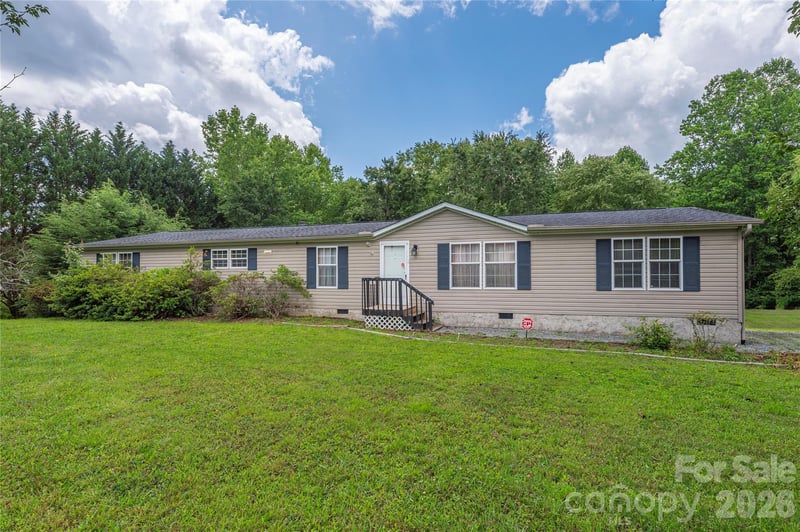 992 Brickyard Rd, Horse Shoe, NC 28742