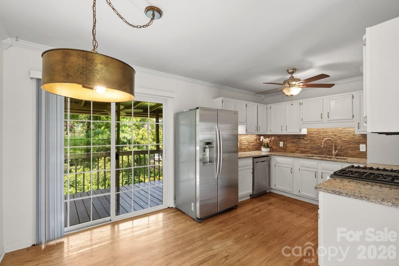 62 1st St, Asheville, NC 28803