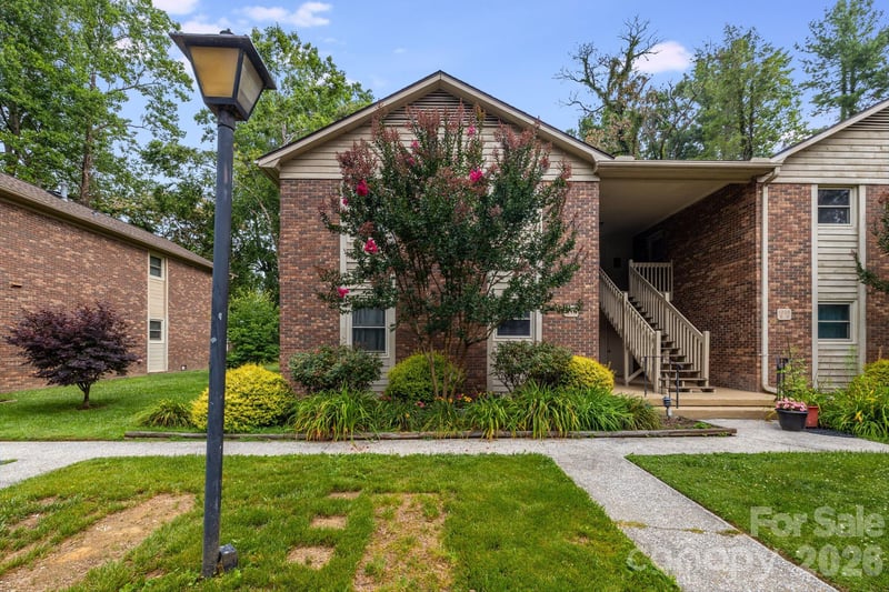 1325 4th Ave, Hendersonville, NC 28739