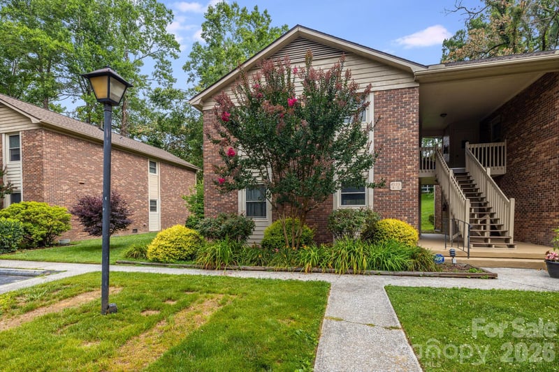 1325 4th Ave #C, Hendersonville, NC 28739