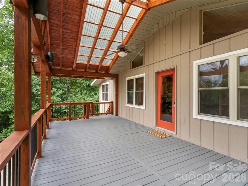 16 Turtle Dove Trl, Burnsville, NC 28714