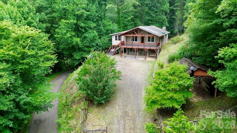 16 Turtle Dove Trl, Burnsville, NC 28714