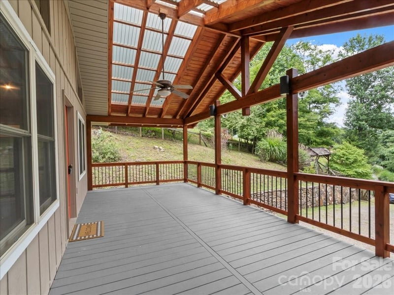16 Turtle Dove Trl, Burnsville, NC 28714