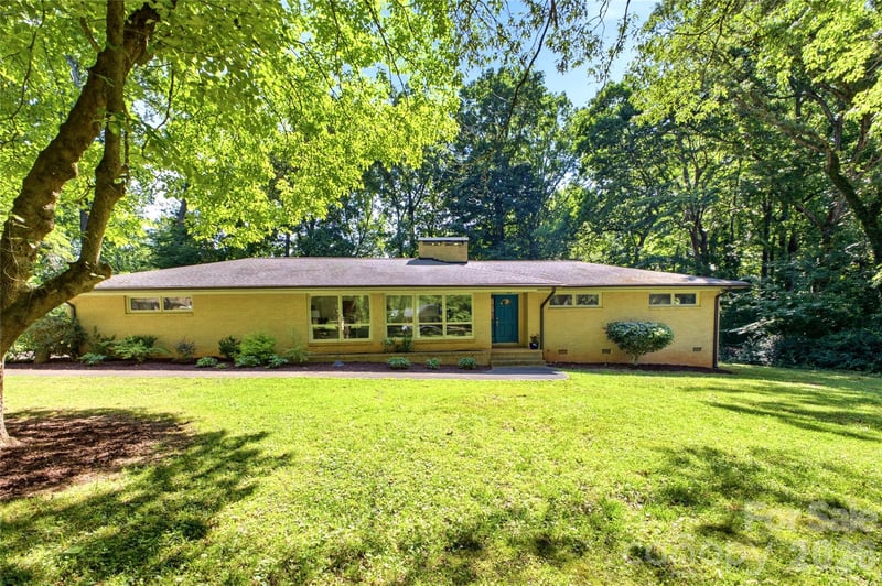 7008 Linda Lake Dr, Charlotte, NC 28215