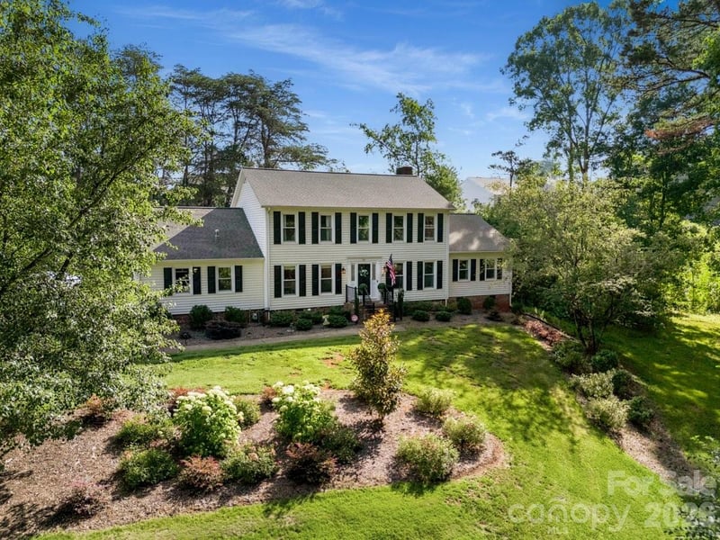 1171 37th Avenue Dr, Hickory, NC 28601