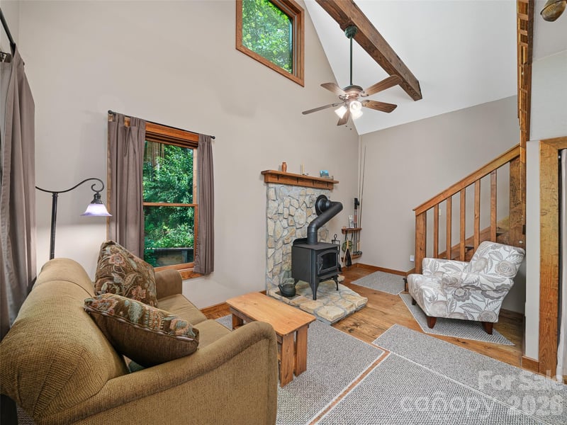 262 Little Pond Dr, Burnsville, NC 28714