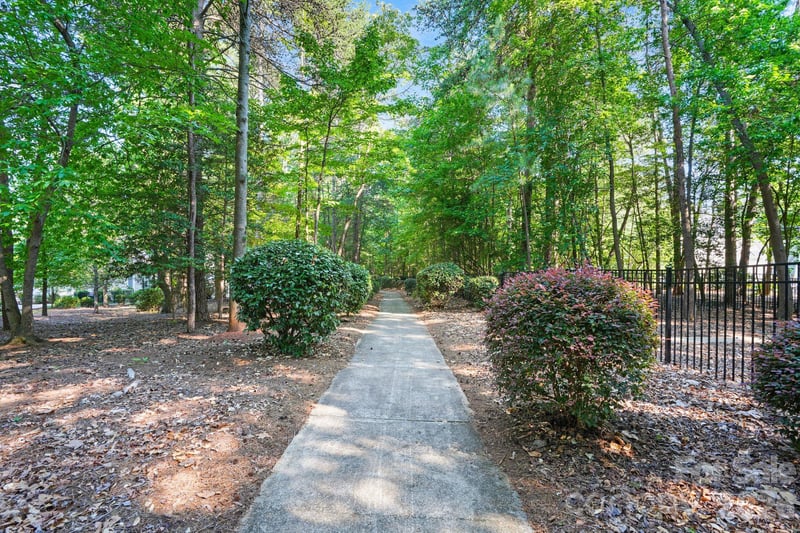 4325 Artesian Cove Ct, Denver, NC 28037