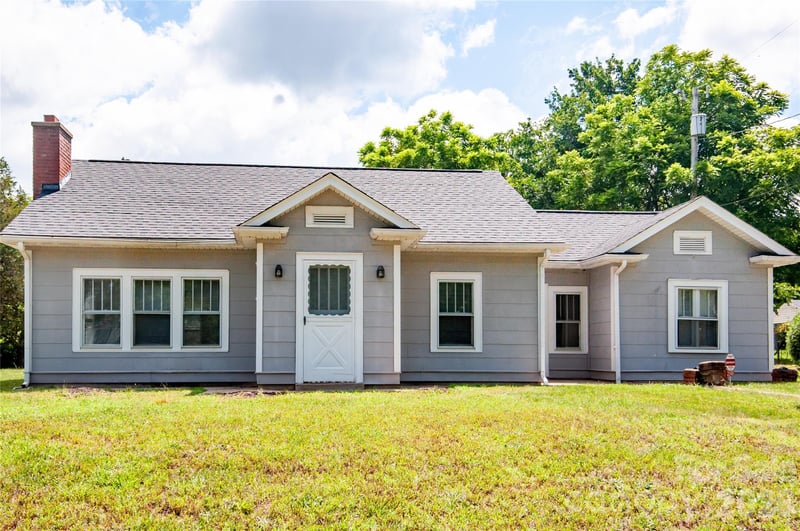 2505 Shelton Ave, Statesville, NC 28677