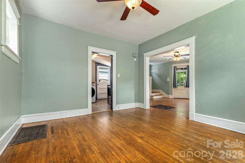 74 Arlington St, Asheville, NC 28801