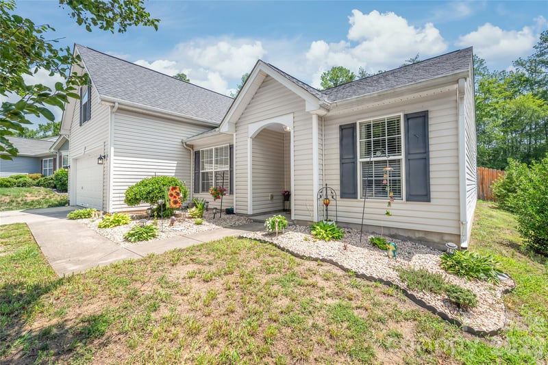 251 Summit Park Ct, Kannapolis, NC 28083
