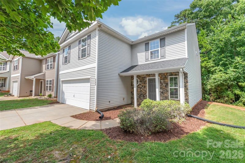 4506 Christenbury Hills Ln, Charlotte, NC 28269