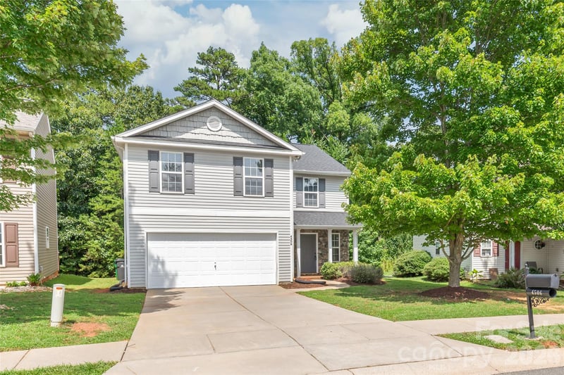 4506 Christenbury Hills Ln, Charlotte, NC 28269