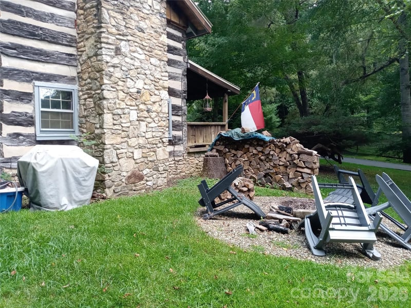 251 Village Ln, Mars Hill, NC 28754