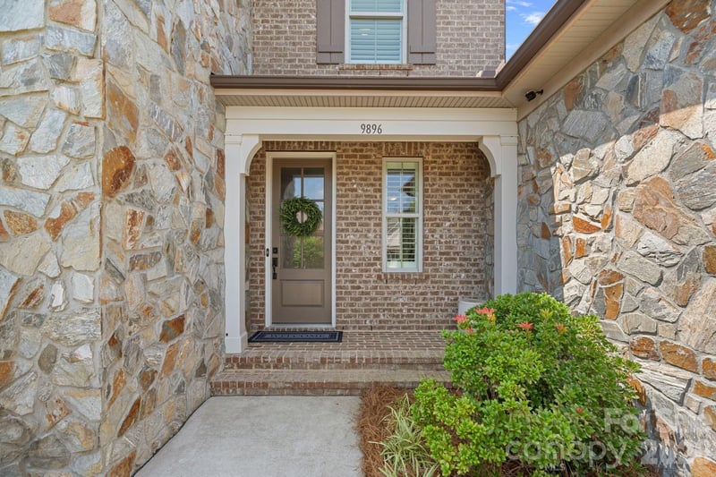 9896 Manor View Dr, Concord, NC 28027