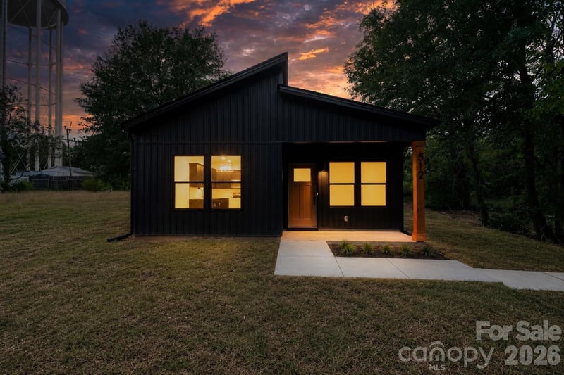 512 28th St, Hickory, NC 28602