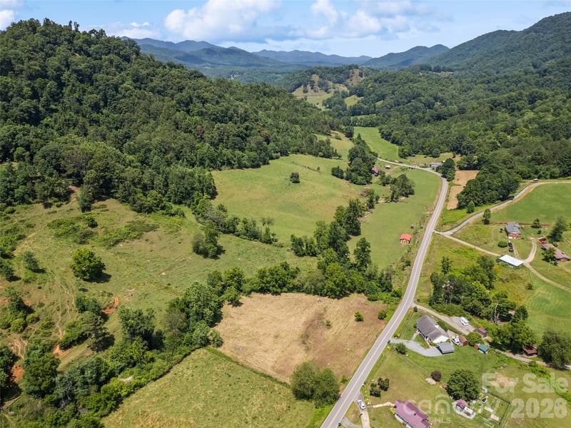 309 Sugar Creek Rd, Leicester, NC 28748