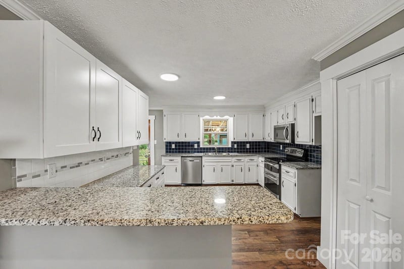 1138 Graham St, Claremont, NC 28610