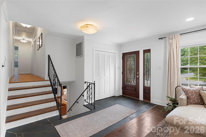 1800 Lumarka Dr, Charlotte, NC 28212
