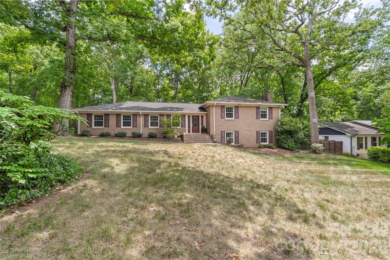 1800 Lumarka Dr, Charlotte, NC 28212