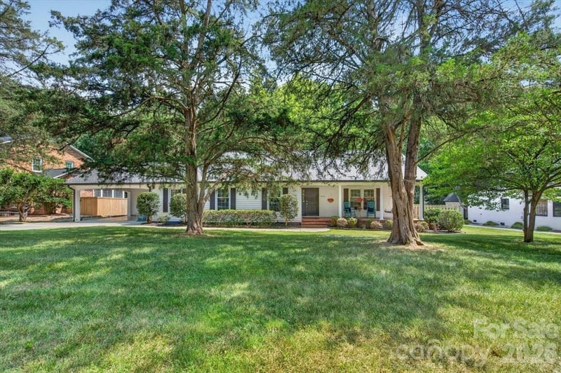 4124 Bridgewood Ln, Charlotte, NC 28226