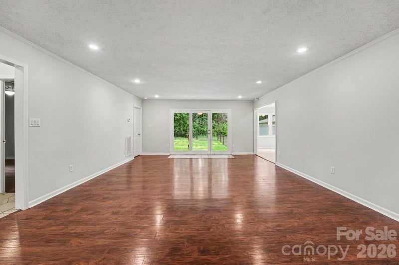 2684 Tiffany St, Conover, NC 28613