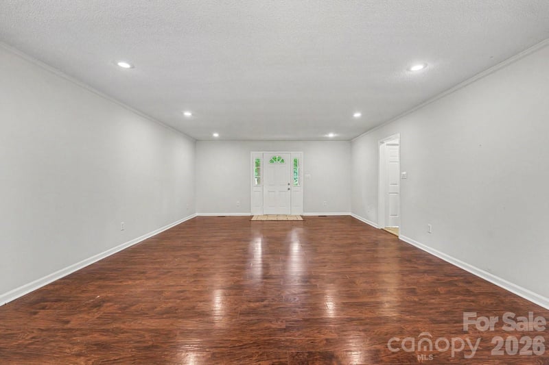 2684 Tiffany St, Conover, NC 28613