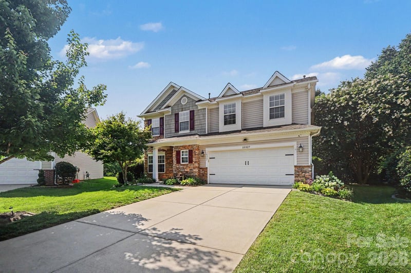 10327 Barrands Ln, Charlotte, NC 28278