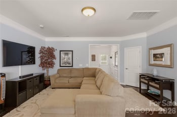 2433 Diplomat Ln, Charlotte, NC 28210