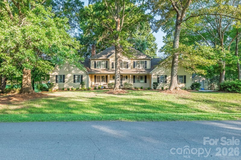 103 Chateau Dr, Gastonia, NC 28056