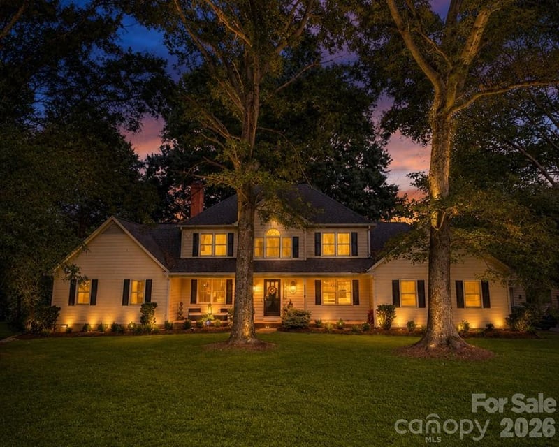 103 Chateau Dr, Gastonia, NC 28056