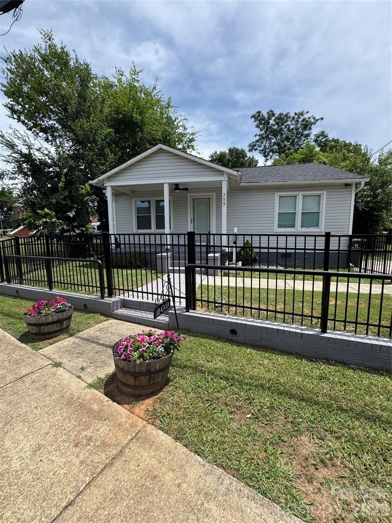 209 Pond St, Rock Hill, SC 29730
