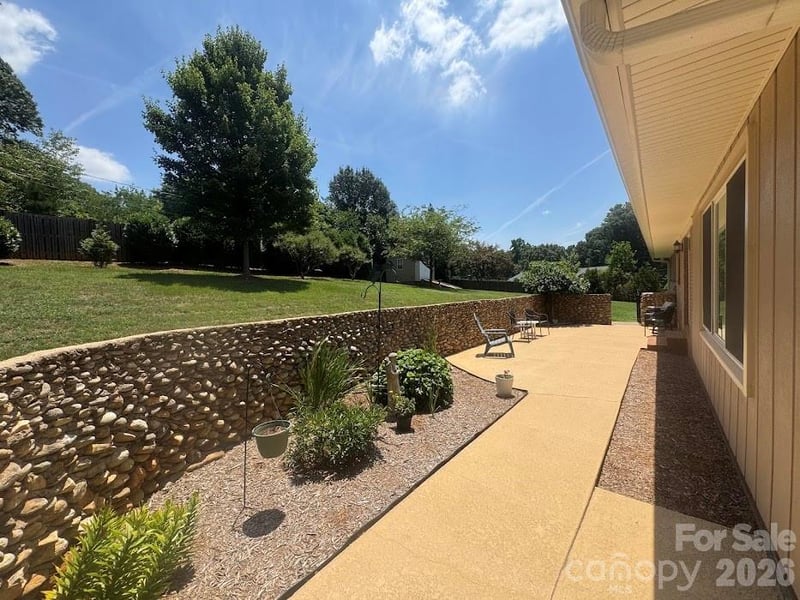 9050 Miriam Dr, Huntersville, NC 28078