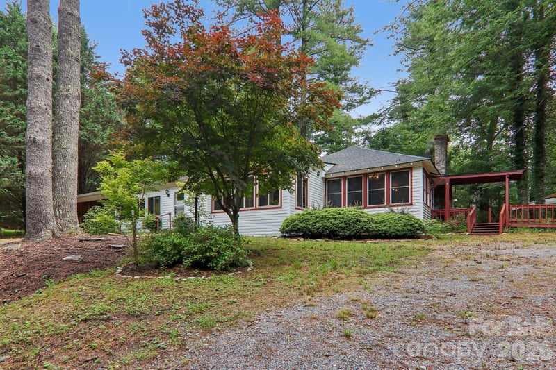 61 Bo Diddly Ln, Cedar Mountain, NC 28718