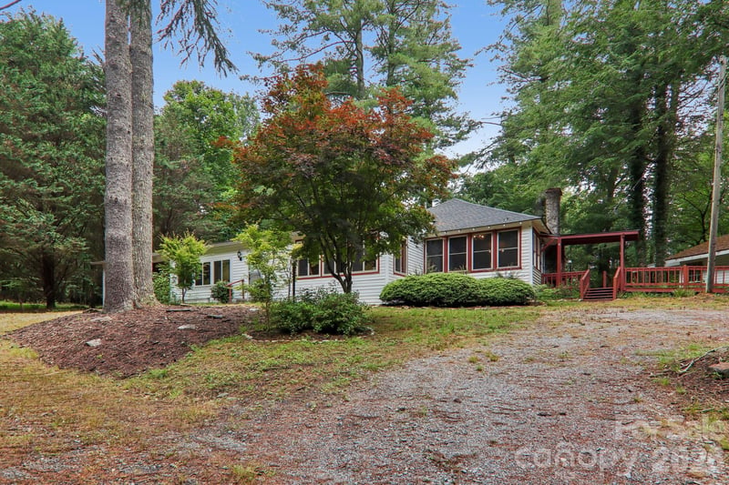 61 Bo Diddly Ln, Cedar Mountain, NC 28718