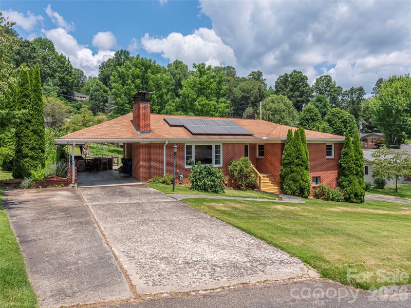 46 Flint St, Waynesville, NC 28786