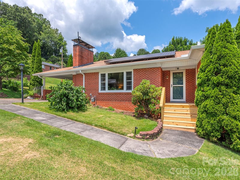 46 Flint St, Waynesville, NC 28786