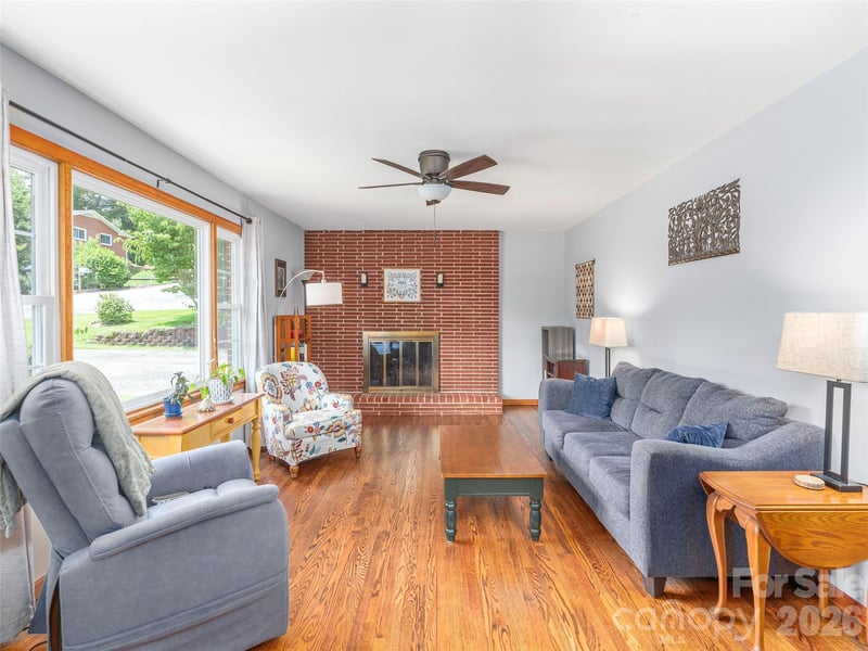 46 Flint St, Waynesville, NC 28786