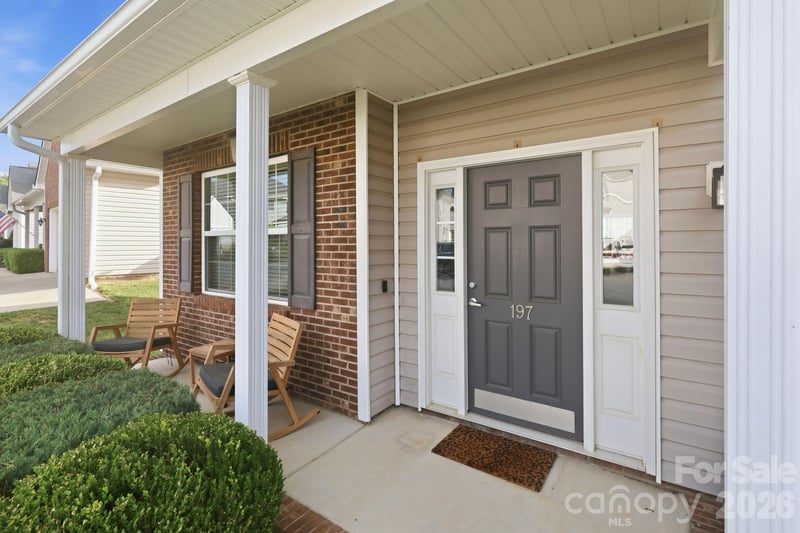 197 Roanoke Rd, Fletcher, NC 28732
