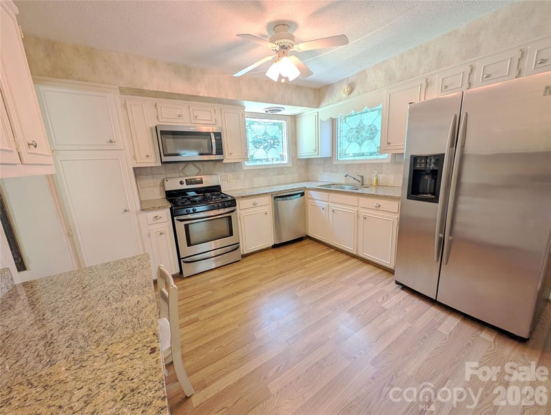 2 Lynwood Cir, York, SC 29745