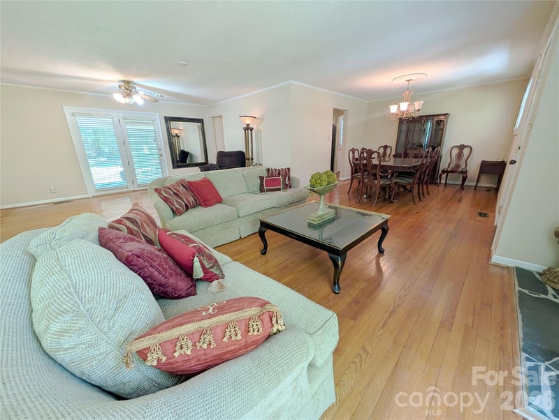 2 Lynwood Cir, York, SC 29745