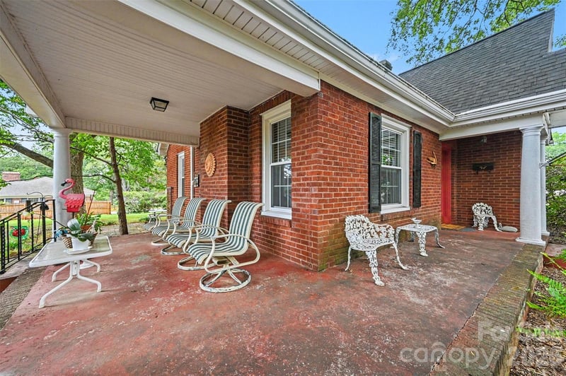 806 Main Ave, Newton, NC 28658