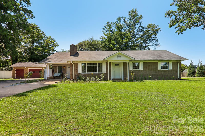 1153 Airport Rd, Flat Rock, NC 28731