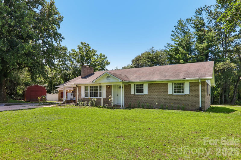 1153 Airport Rd, Flat Rock, NC 28731