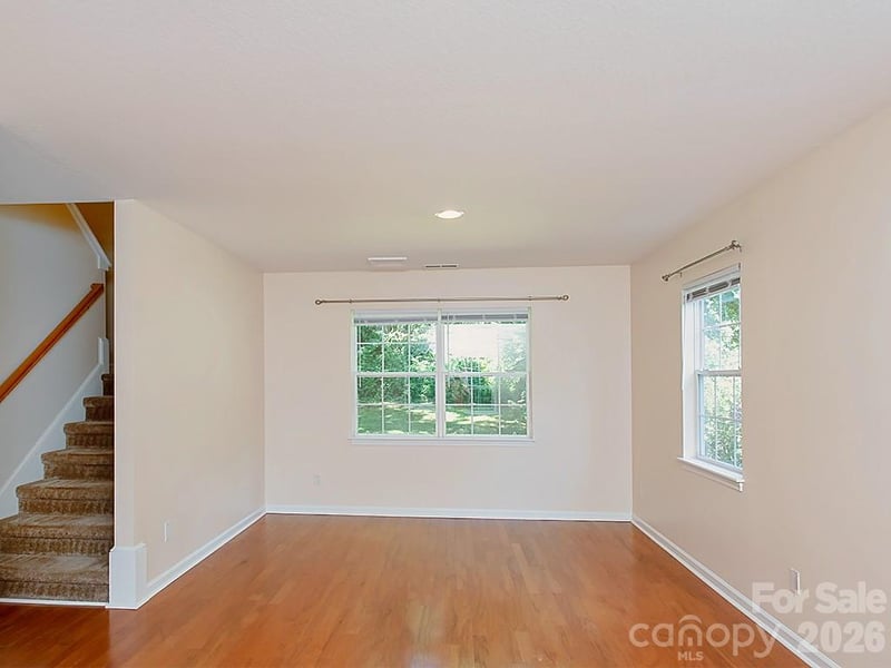 17 Pinecrest Dr, Asheville, NC 28803