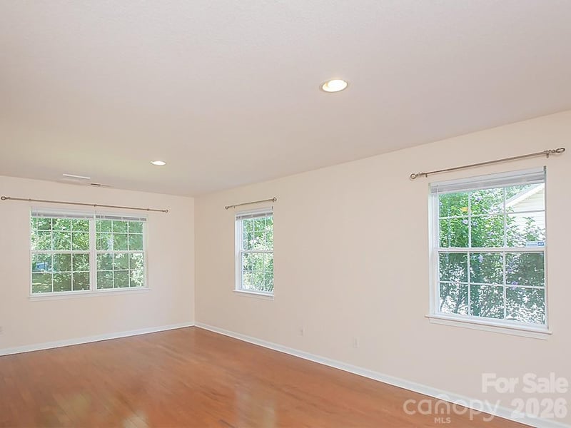 17 Pinecrest Dr, Asheville, NC 28803