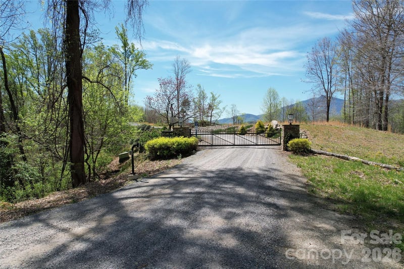 High Peak Dr #5, Burnsville, NC 28714