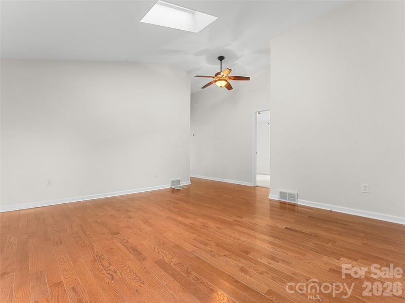 1705 Willow Rd, Hendersonville, NC 28739
