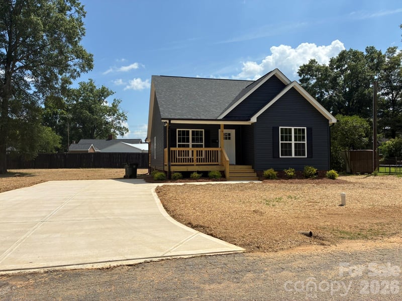 6 Wray St, York, SC 29745
